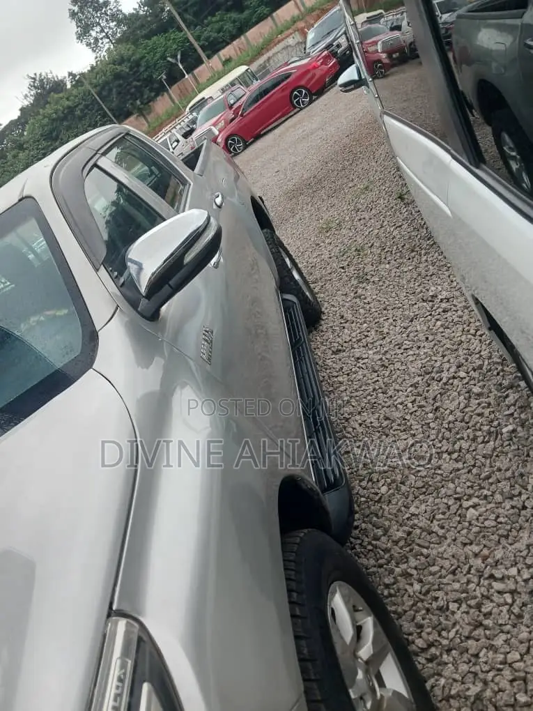 Toyota Hilux Revo Smart Cab Deisel 2.4 RWD 2016 Ivory