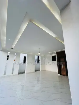 3bdrm House in Pleasantplaces And, Ashaley Botwe for sale