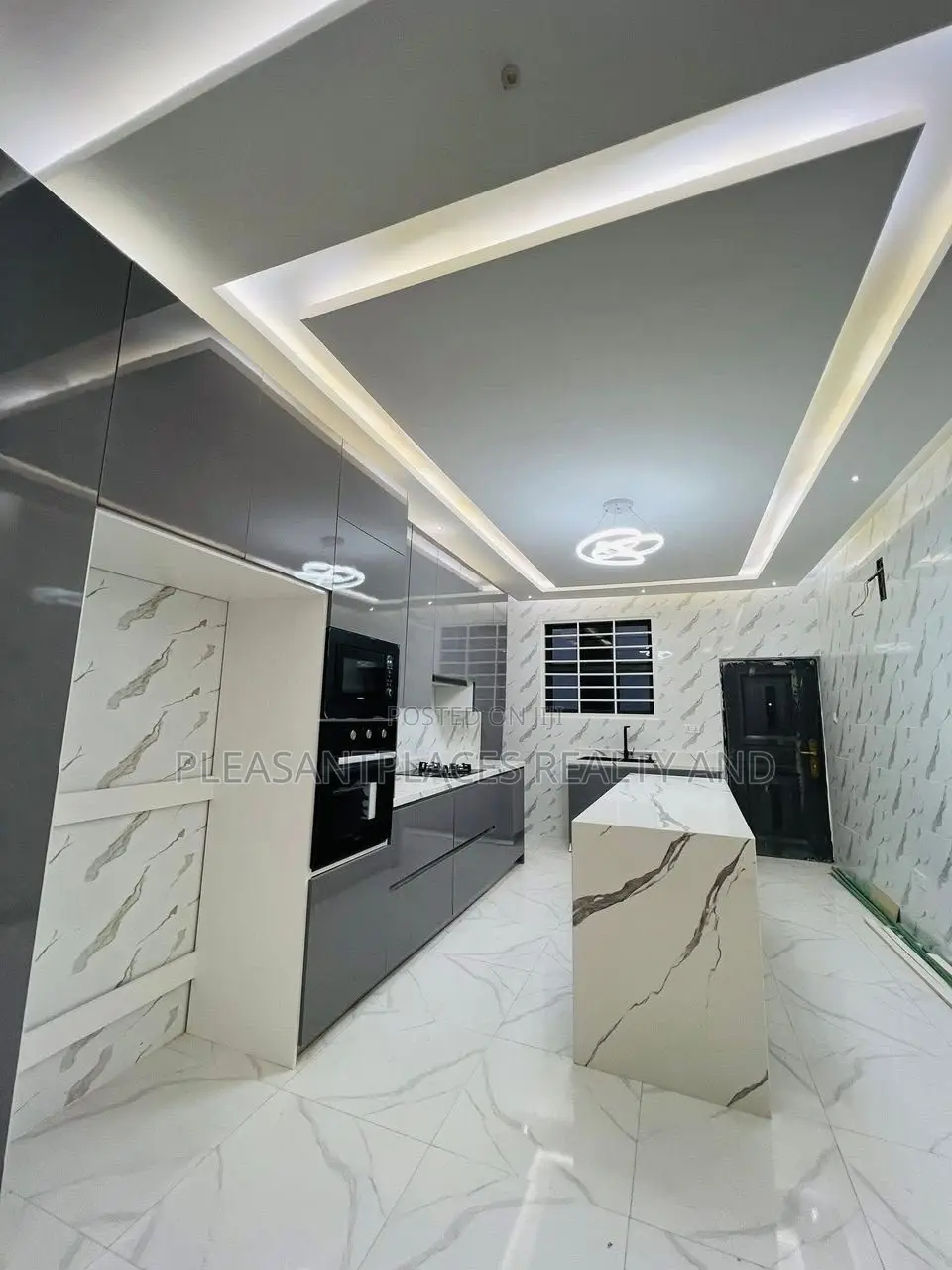 3bdrm House in Pleasantplaces And, Ashaley Botwe for sale