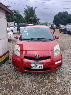 Toyota Vitz 2010 Red
