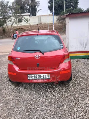 Toyota Vitz 2010 Red