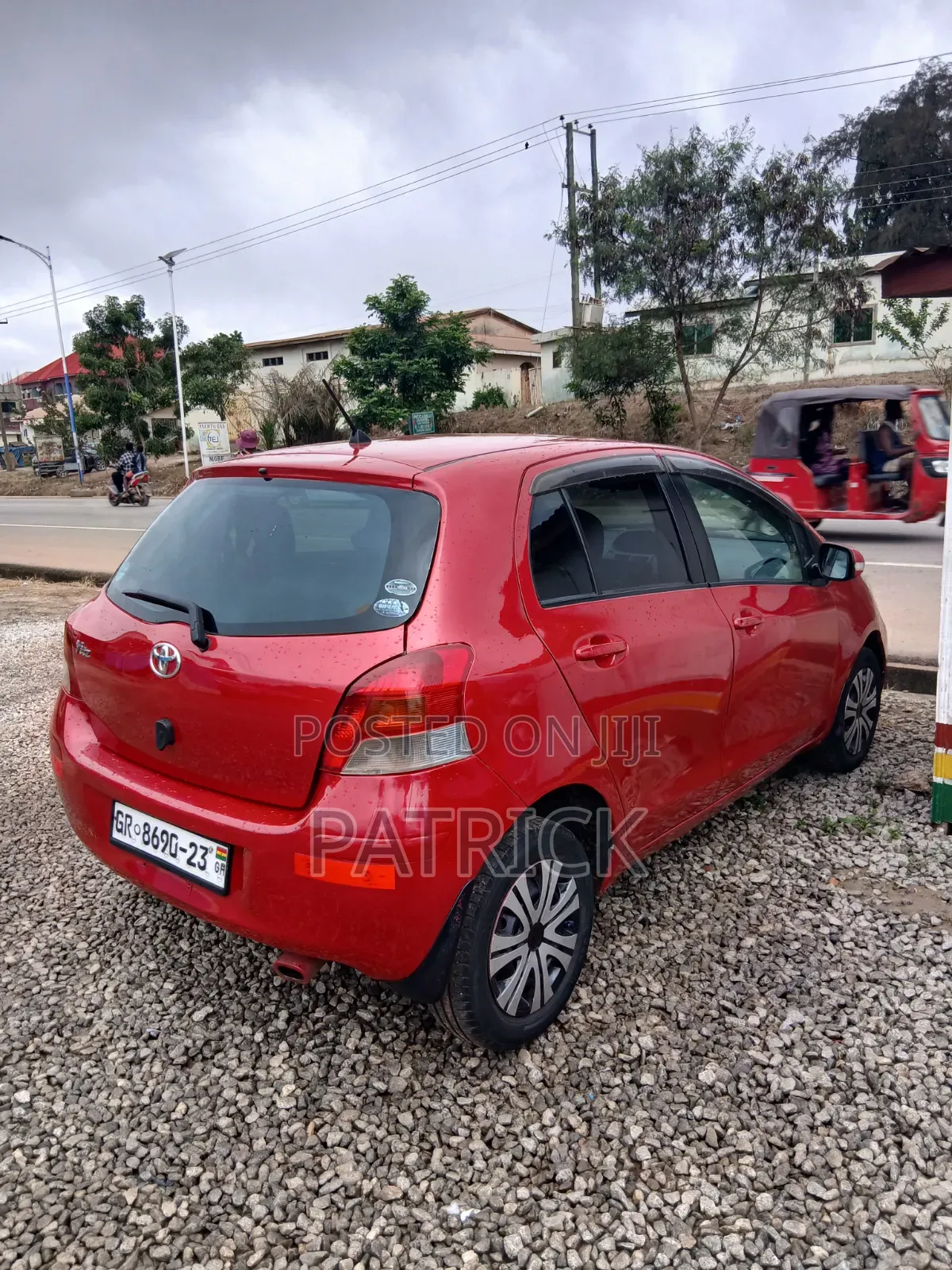 Toyota Vitz 2010 Red