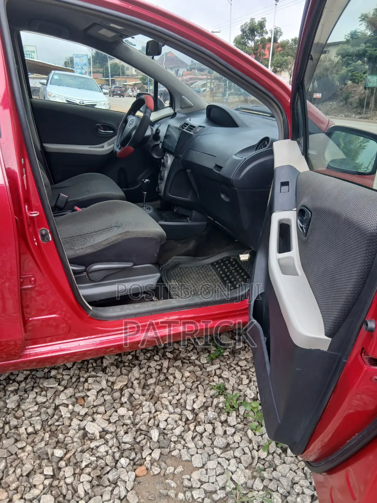 Toyota Vitz 2010 Red
