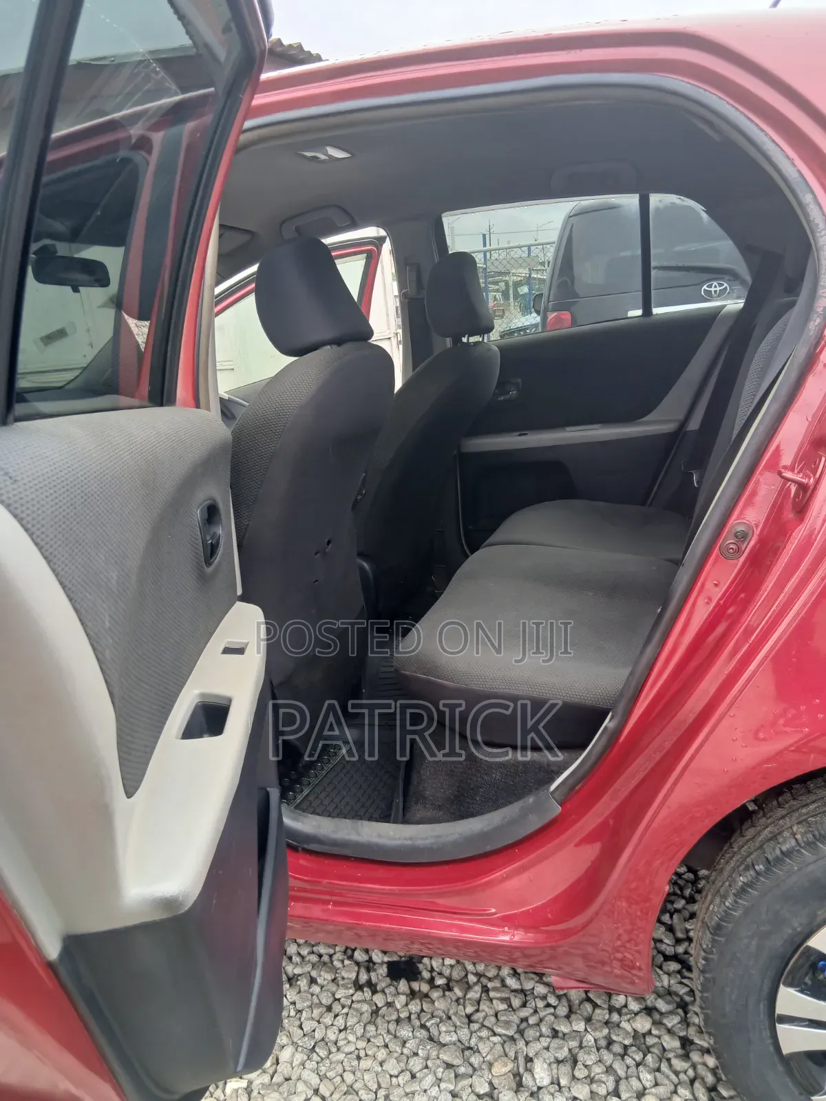 Toyota Vitz 2010 Red