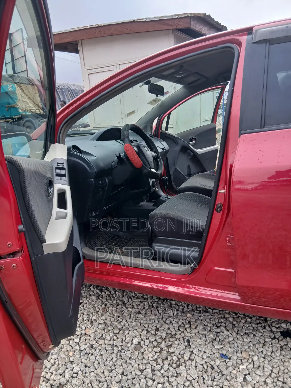 Toyota Vitz 2010 Red