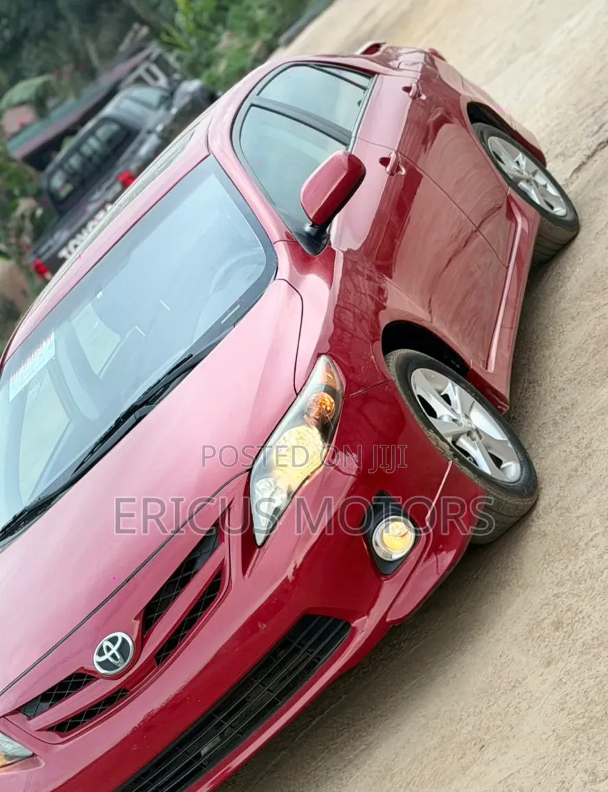 Toyota Corolla 2013 Red