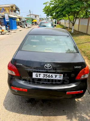 Toyota Yaris 2010 Black