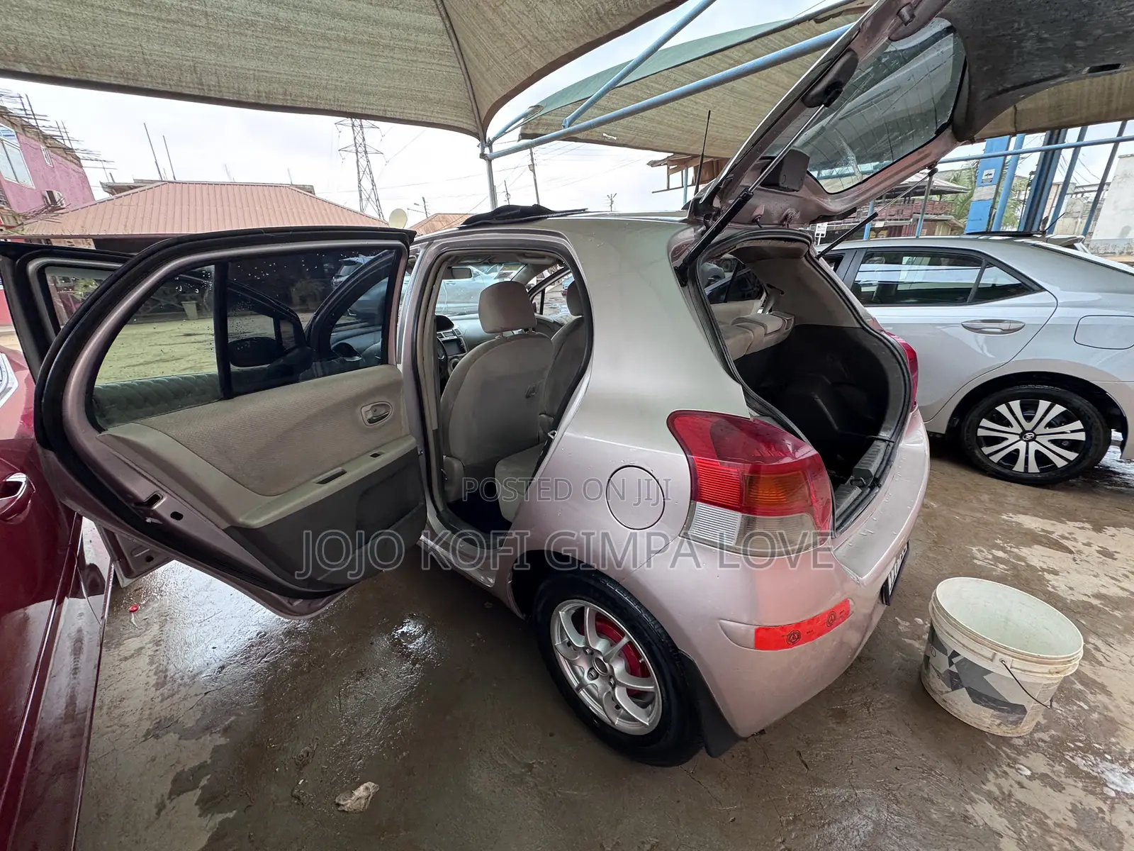 Toyota Vitz 2010 Beige