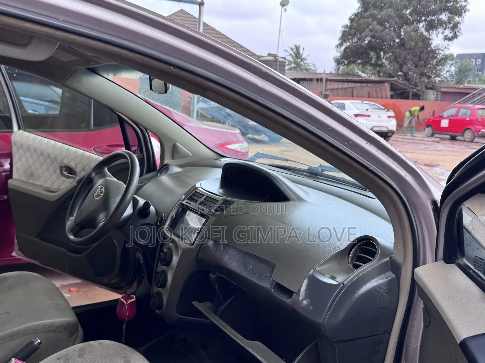 Toyota Vitz 2010 Beige