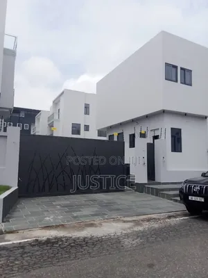 4bdrm Townhouse / Terrace in East Legon, A&C Mall Area for rent
