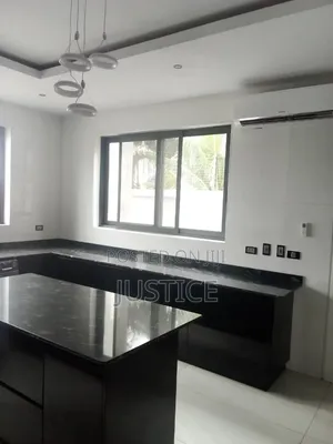 4bdrm Townhouse / Terrace in East Legon, A&C Mall Area for rent