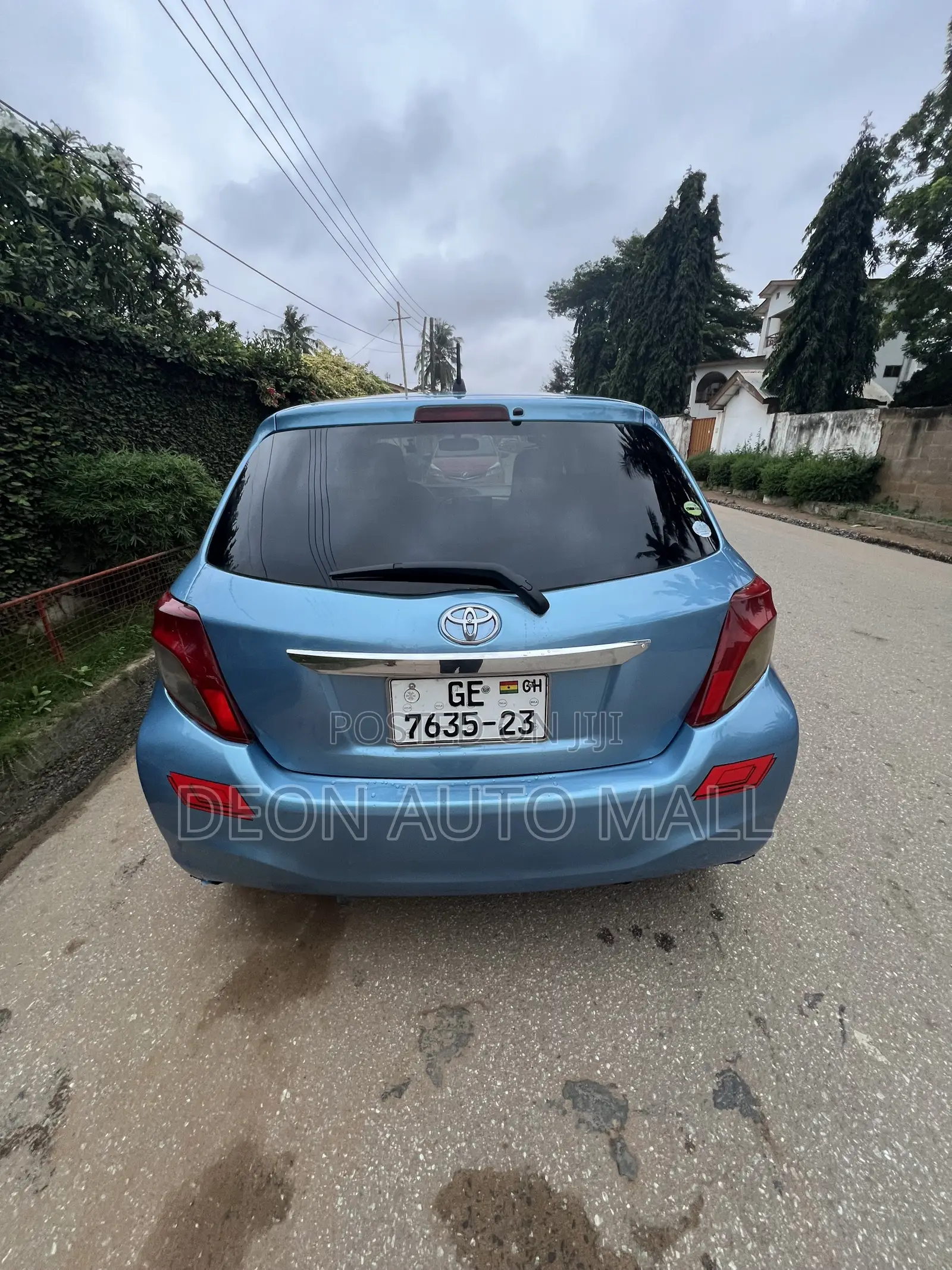 Toyota Vitz 1.3 FWD 5dr 2012 Blue