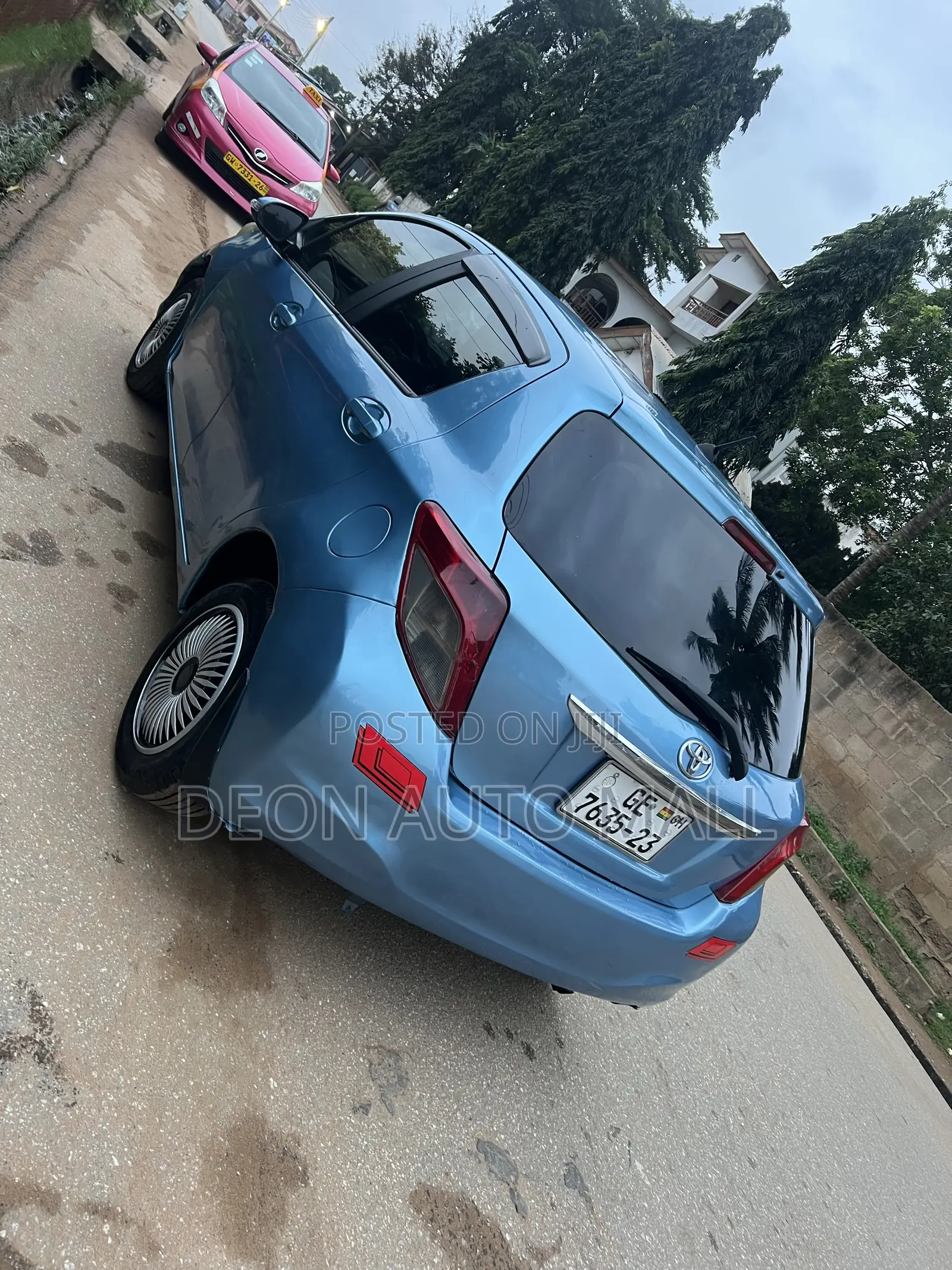 Toyota Vitz 1.3 FWD 5dr 2012 Blue