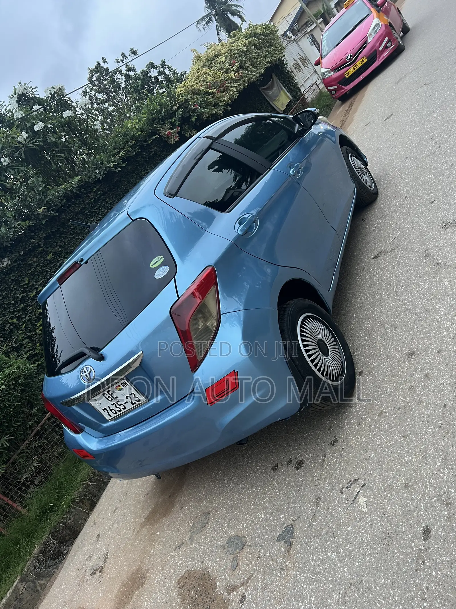 Toyota Vitz 1.3 FWD 5dr 2012 Blue