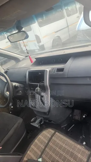 Toyota Voxy 2013 Black