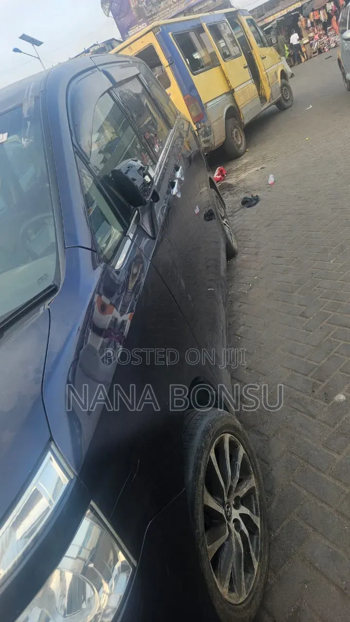 Toyota Voxy 2013 Black