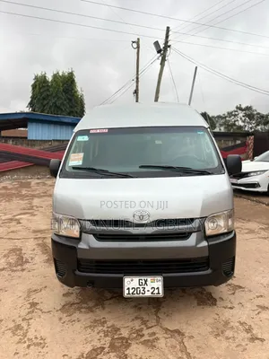 Toyota HiAce 2022 Silver