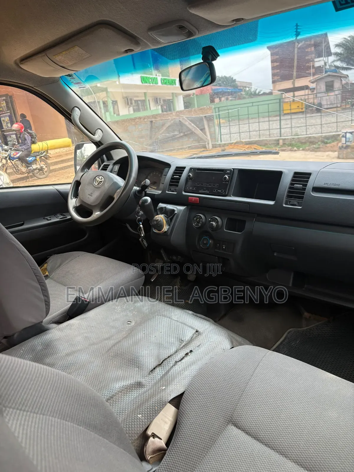 Toyota HiAce 2022 Silver