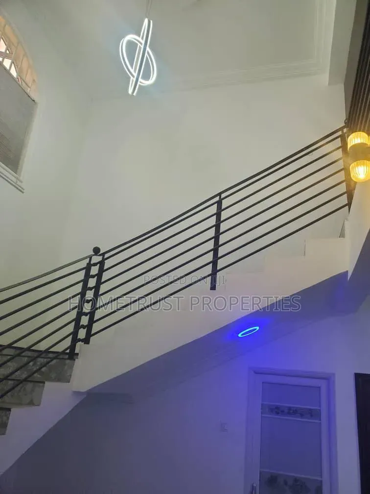 5bdrm Duplex in Hastso, Antis for sale