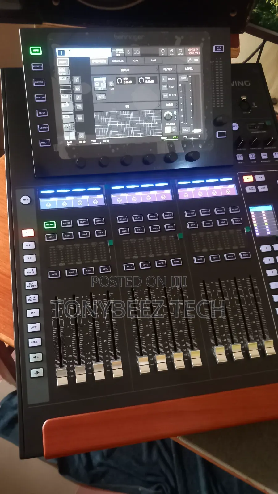 M32 Digital Mixer