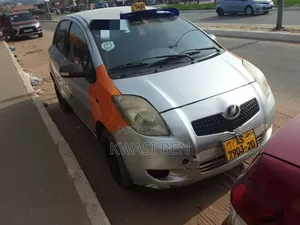 Toyota Vitz 2010 Gray