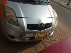 Toyota Vitz 2010 Gray