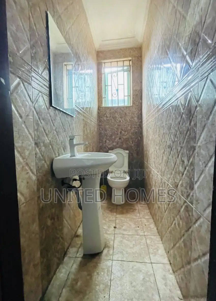 3bdrm Apartment in Madina for rent