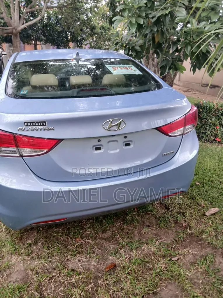 Hyundai Elantra 2013