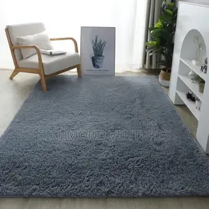 High Quality and Affordable Fluffy Carpets in Different Color