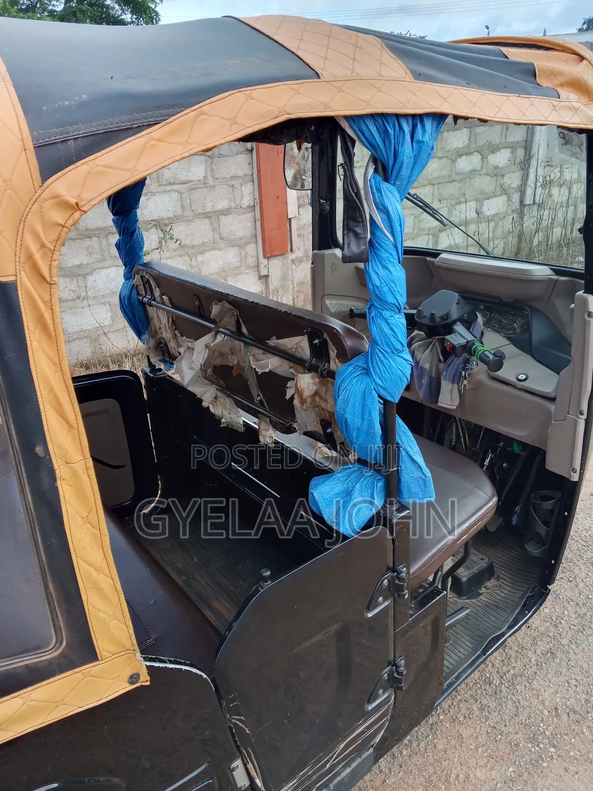 Bajaj RE 2025 Black