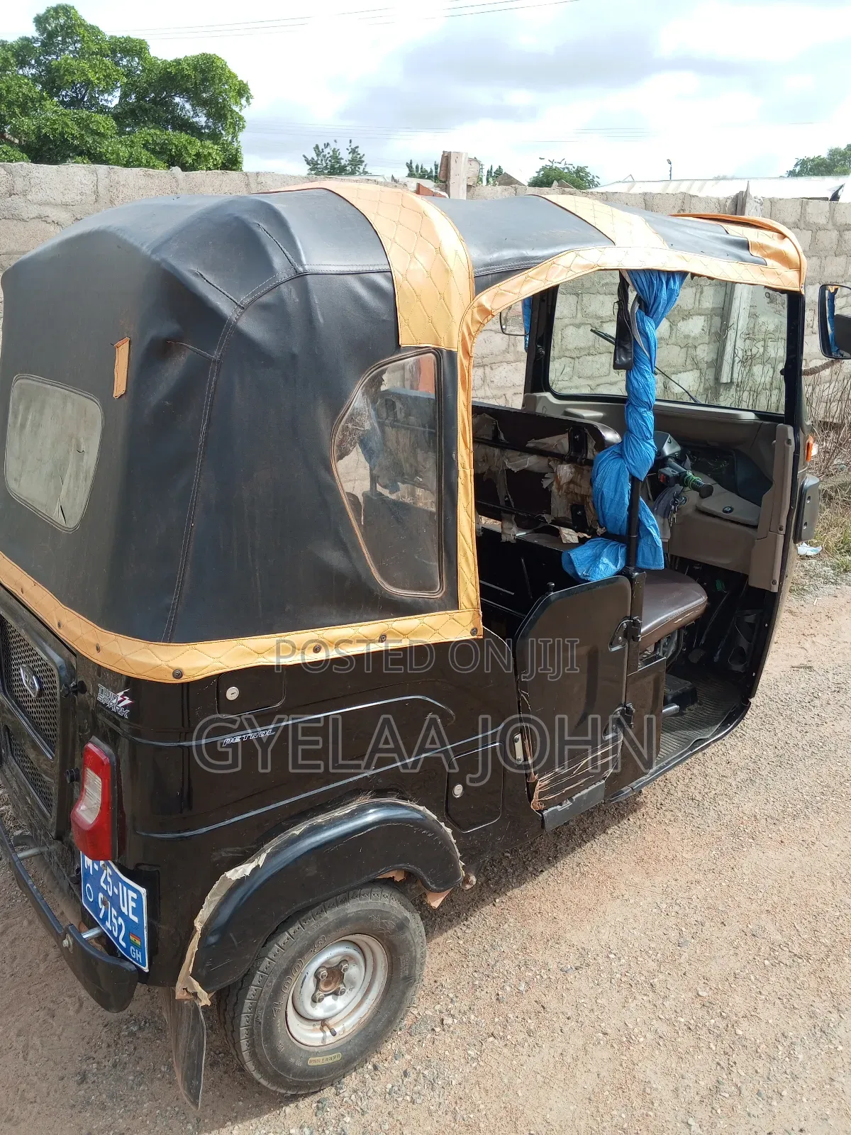Bajaj RE 2025 Black