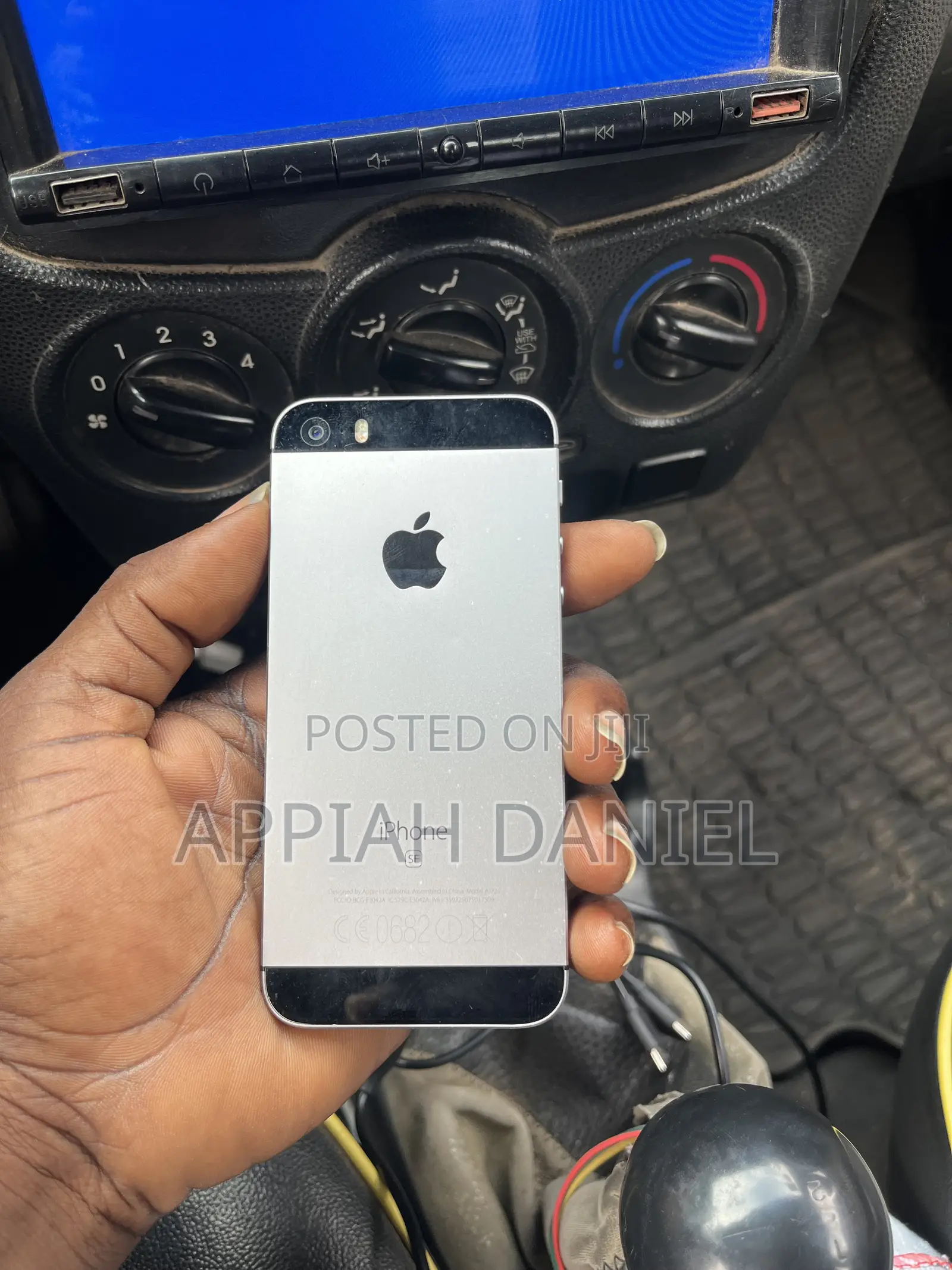 Apple iPhone SE 16 GB Black