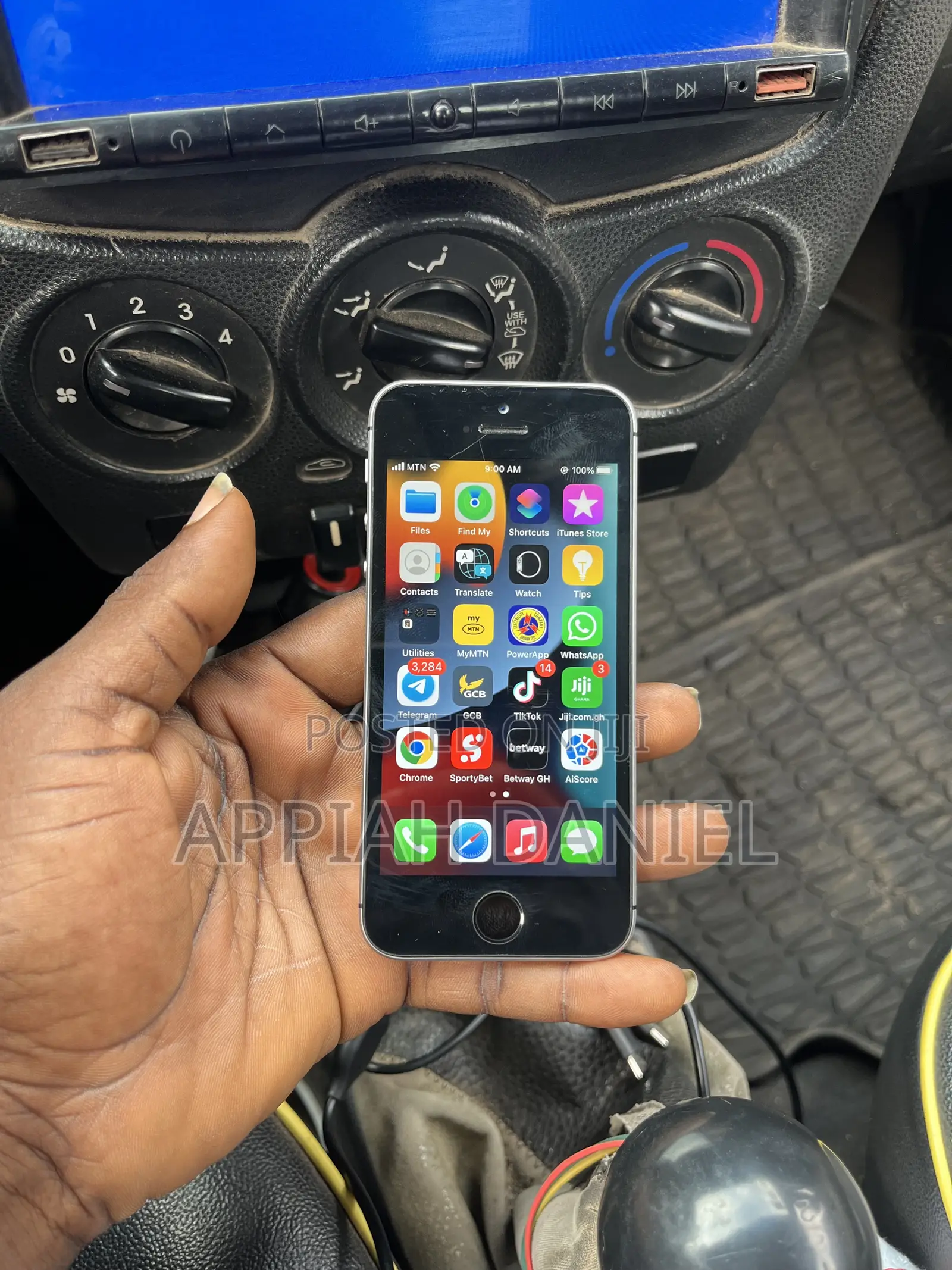 Apple iPhone SE 16 GB Black