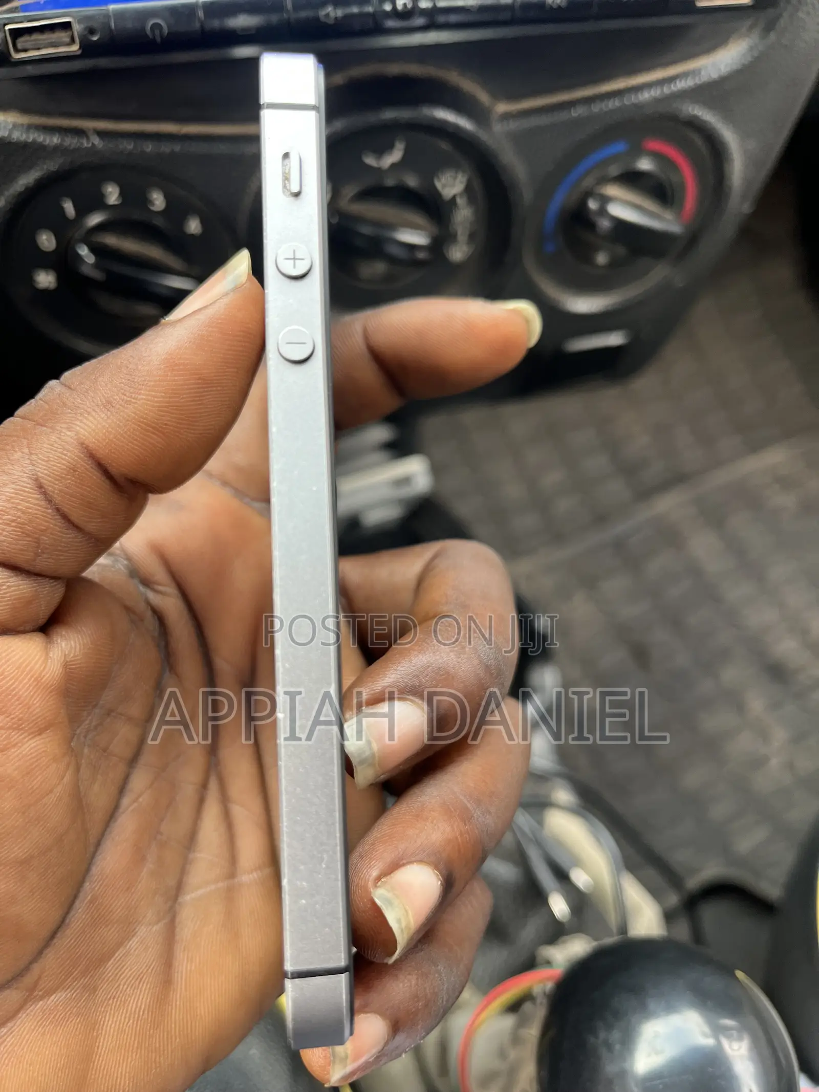 Apple iPhone SE 16 GB Black