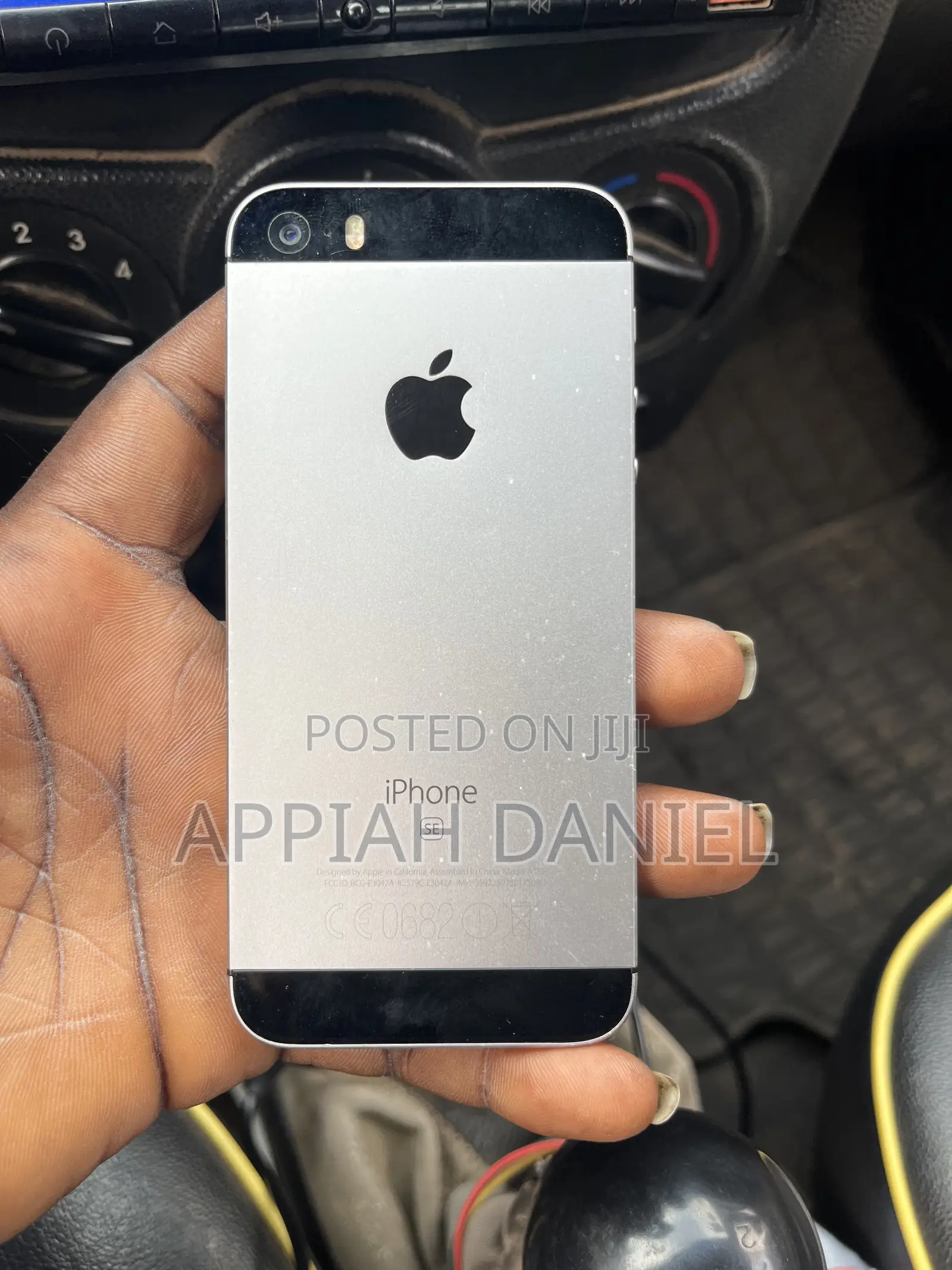 Apple iPhone SE 16 GB Black