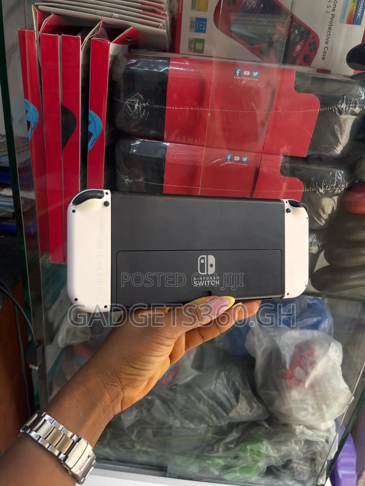 Nintendo Switch OLED (64GB + Games)