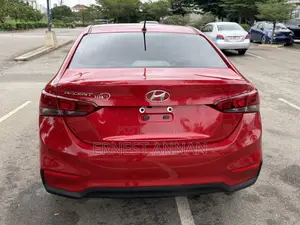 Hyundai Accent SE 2022 Red