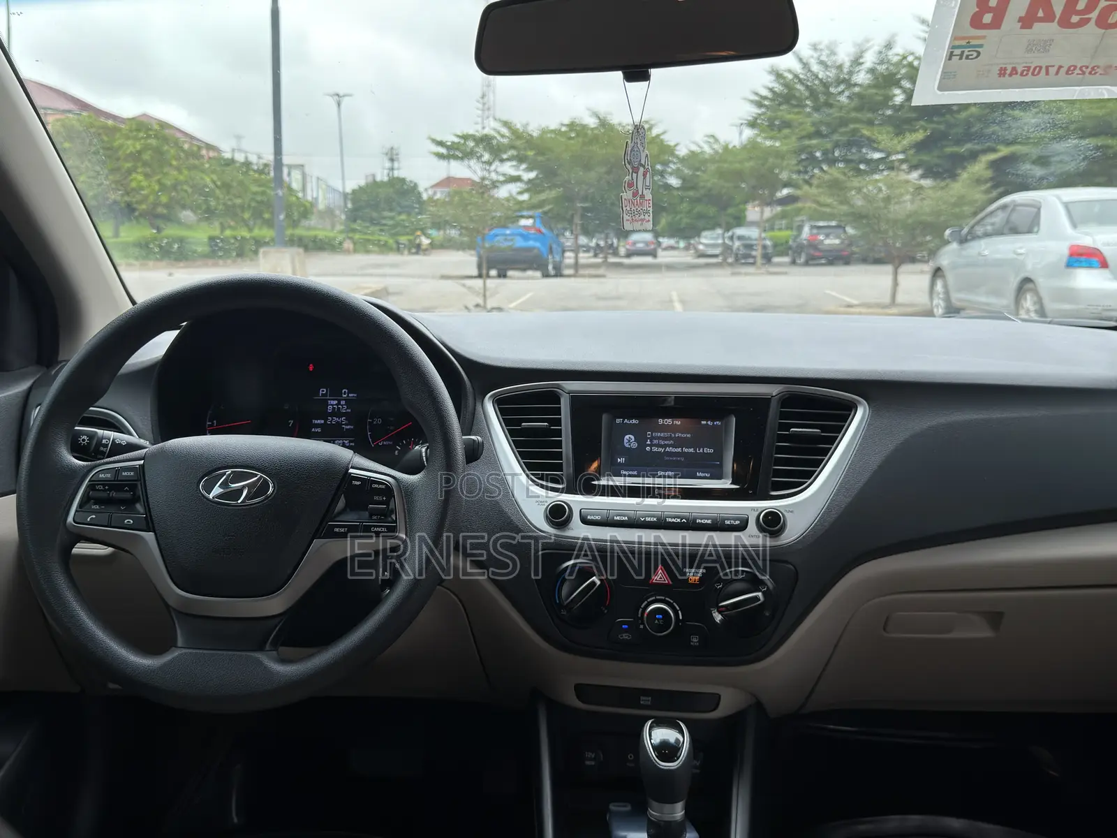Hyundai Accent SE 2022 Red