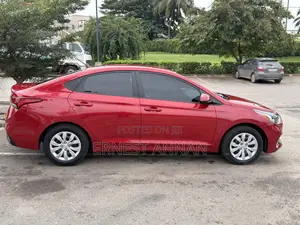 Hyundai Accent SE 2022 Red
