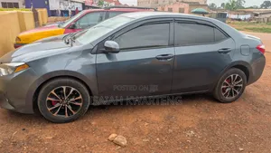 Hyundai Elantra 2015 Red