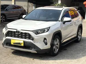Toyota RAV4 2025 White