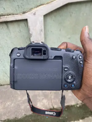 Canon Eos R8 Mirrorless Camera
