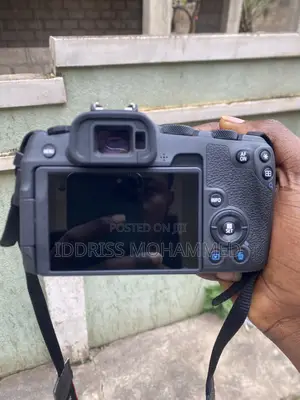 Canon Eos R8 Mirrorless Camera