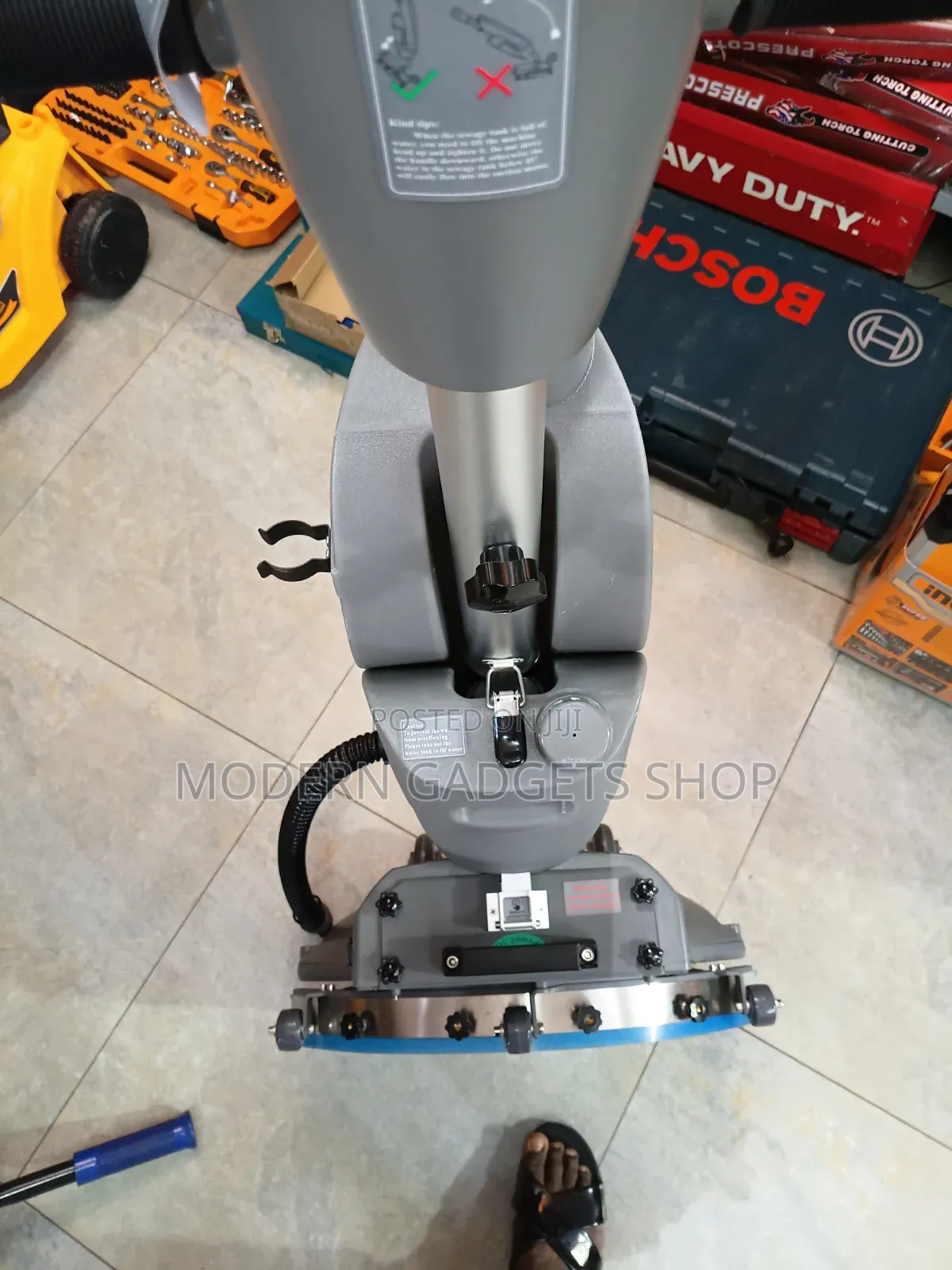 Professional Floor Scrubbing Cleaning Machine – Heavy Duty
