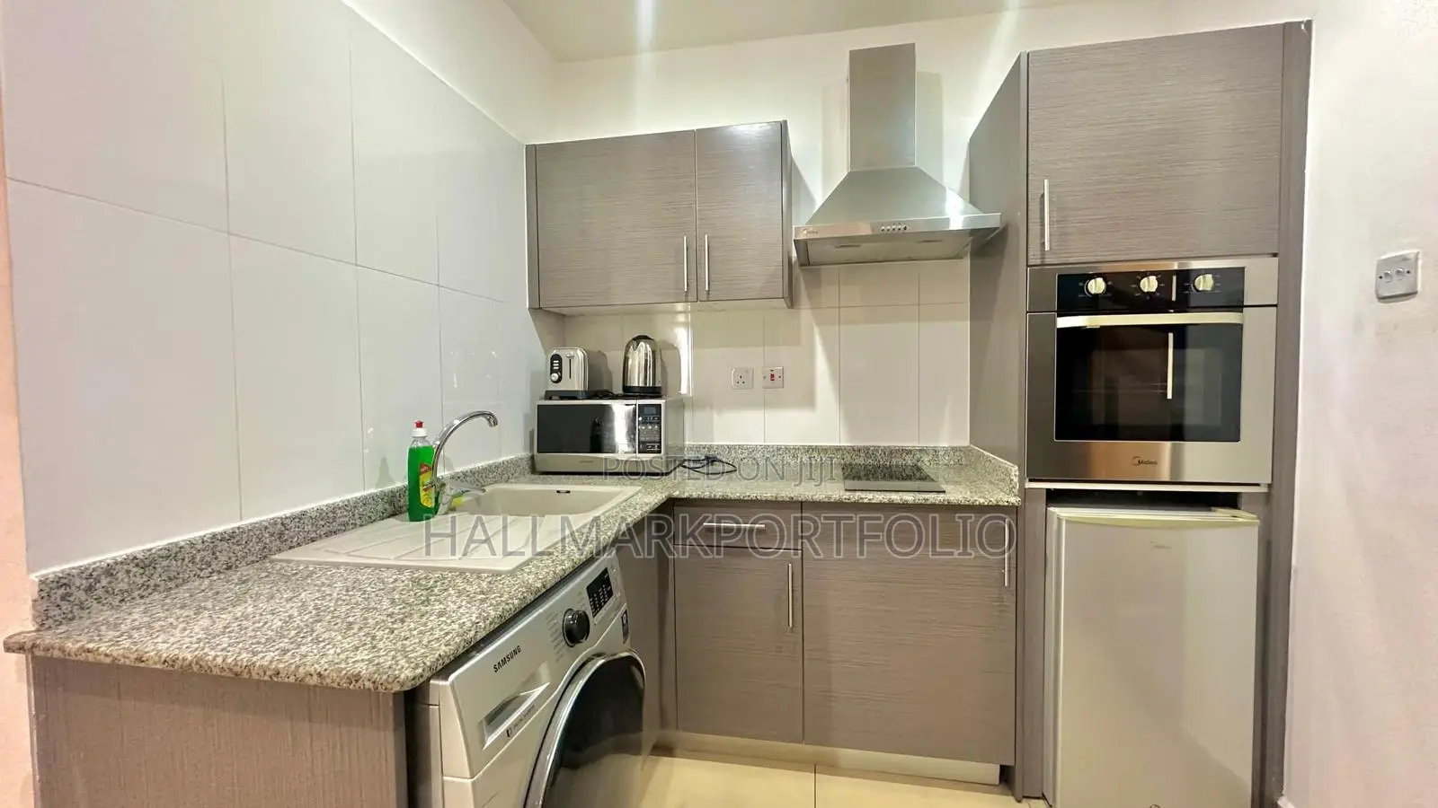 Furnished 1bdrm Apartment in The Gallery, East Legon for sale