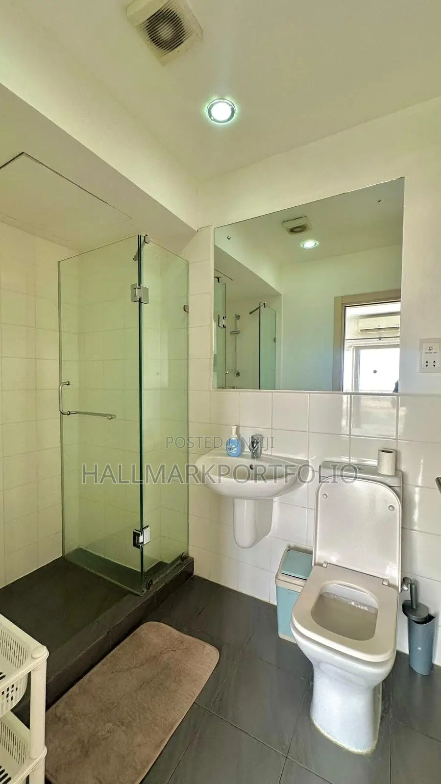 Furnished 1bdrm Apartment in The Gallery, East Legon for sale