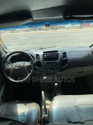 Toyota Hilux 2011 White