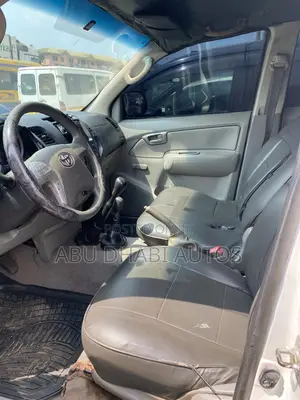 Toyota Hilux 2011 White