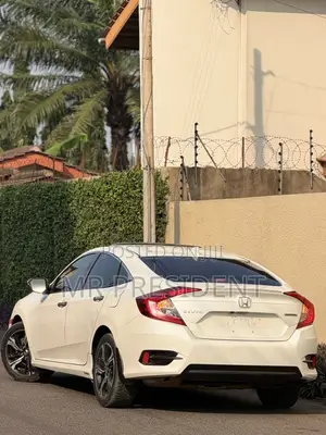 Honda Civic Touring Sedan 2018 White