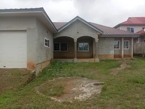 5bdrm House in Alex Otuo Properties, Kumasi Metropolitan for sale